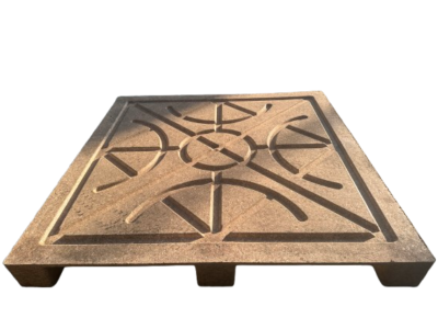 molded pallet with flat surface (10)